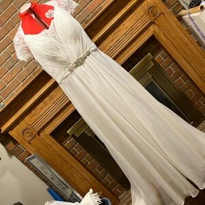 NWOT sz XXXL white lace and chiffon wedding dress w train